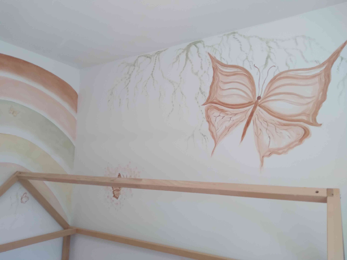 Décoration artistique chambre enfant peinture murale