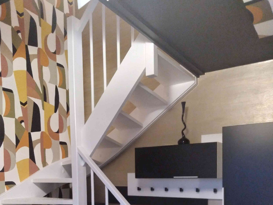 Revêtement escalier effet béton ciré intérieur