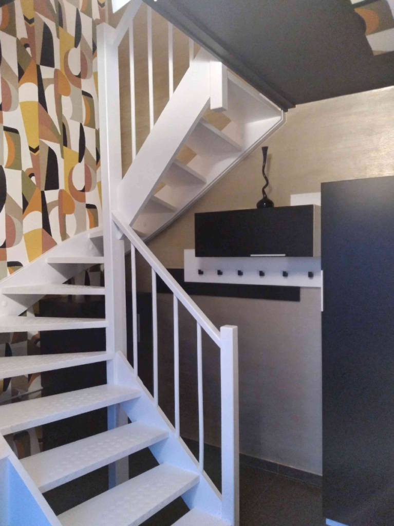 Revêtement escalier effet béton ciré intérieur